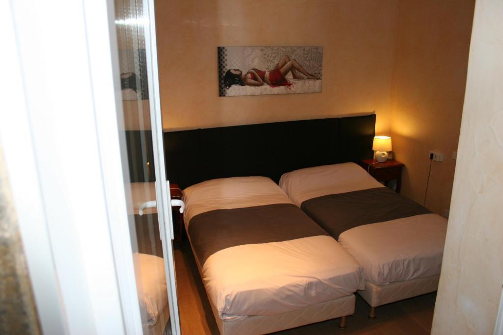 Hotel Les Diligences Digoin Room photo